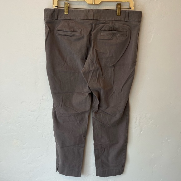 Banana Republic Sloan Fit Pant in Greige (Size 12) - Picture 3 of 5